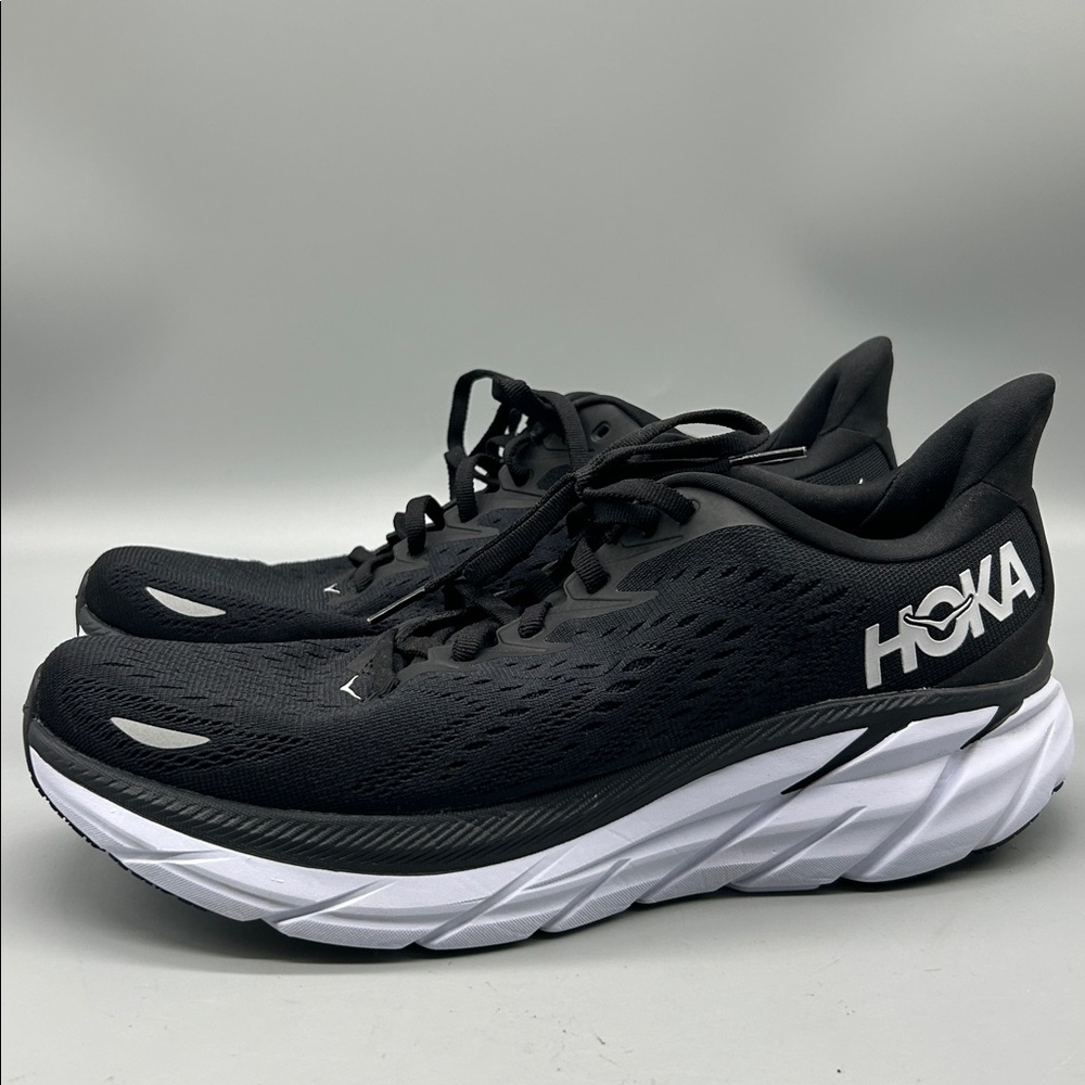 ⭐️ Like New Hoka Women's Clifton 8 Running Shoe Size 10 in Black ⭐️ - Picture 2 of 8